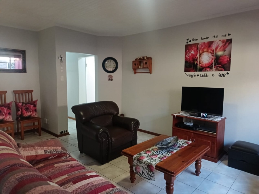 3 Bedroom Property for Sale in Rhodesdene Northern Cape